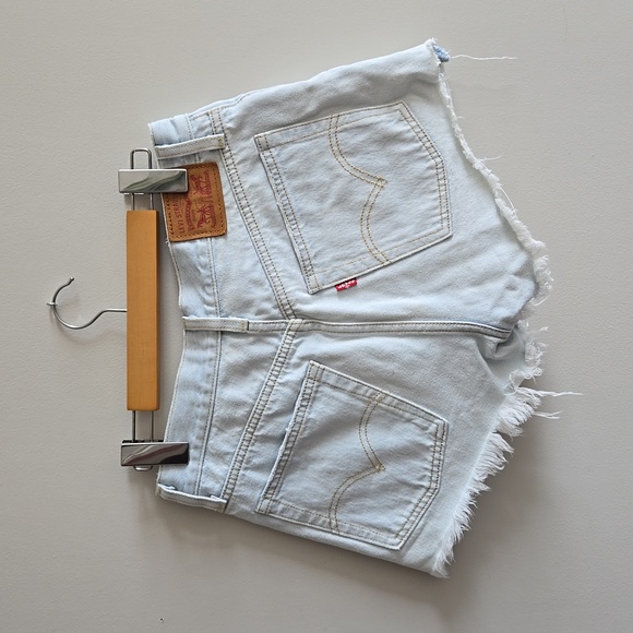 Levi's short - Picture 2 of 3